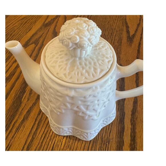 Lenox Butler's Pantry Garden Party Teapot China Collectible Decor China Cottage - Picture 2 of 5